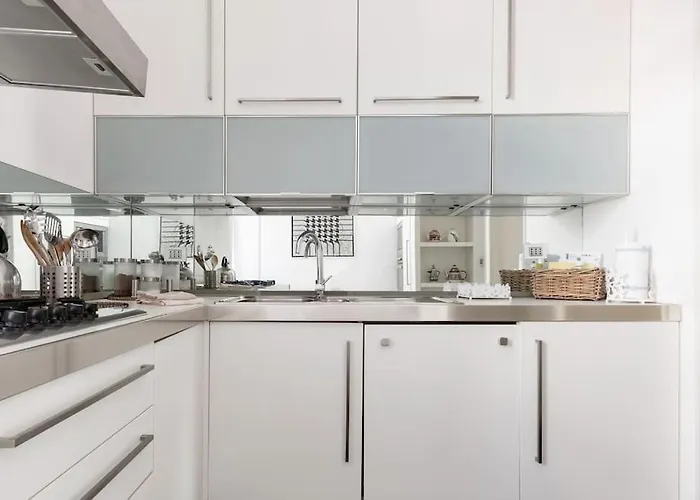 Apartamento Re-imagined In Historical Building *